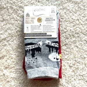 Wizarding World of Harry Potter Women Hogwarts Cotton Blend Pair of Socks, 8-10